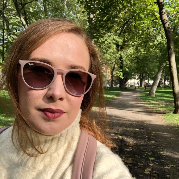 Meet your Posher, Sarah - Picture 1 of 1